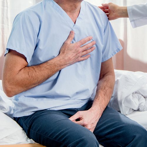 Bolovi u prsima – mogući uzroci i liječenje